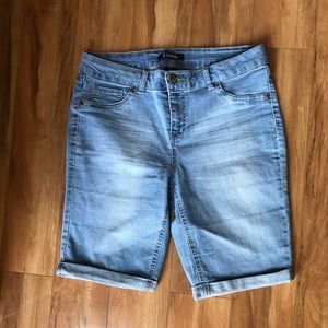 D. Jeans size 10 Bermuda shorts